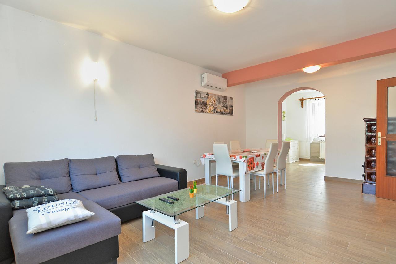 Ližnjan Apartments Gracijano 1724 מראה חיצוני תמונה