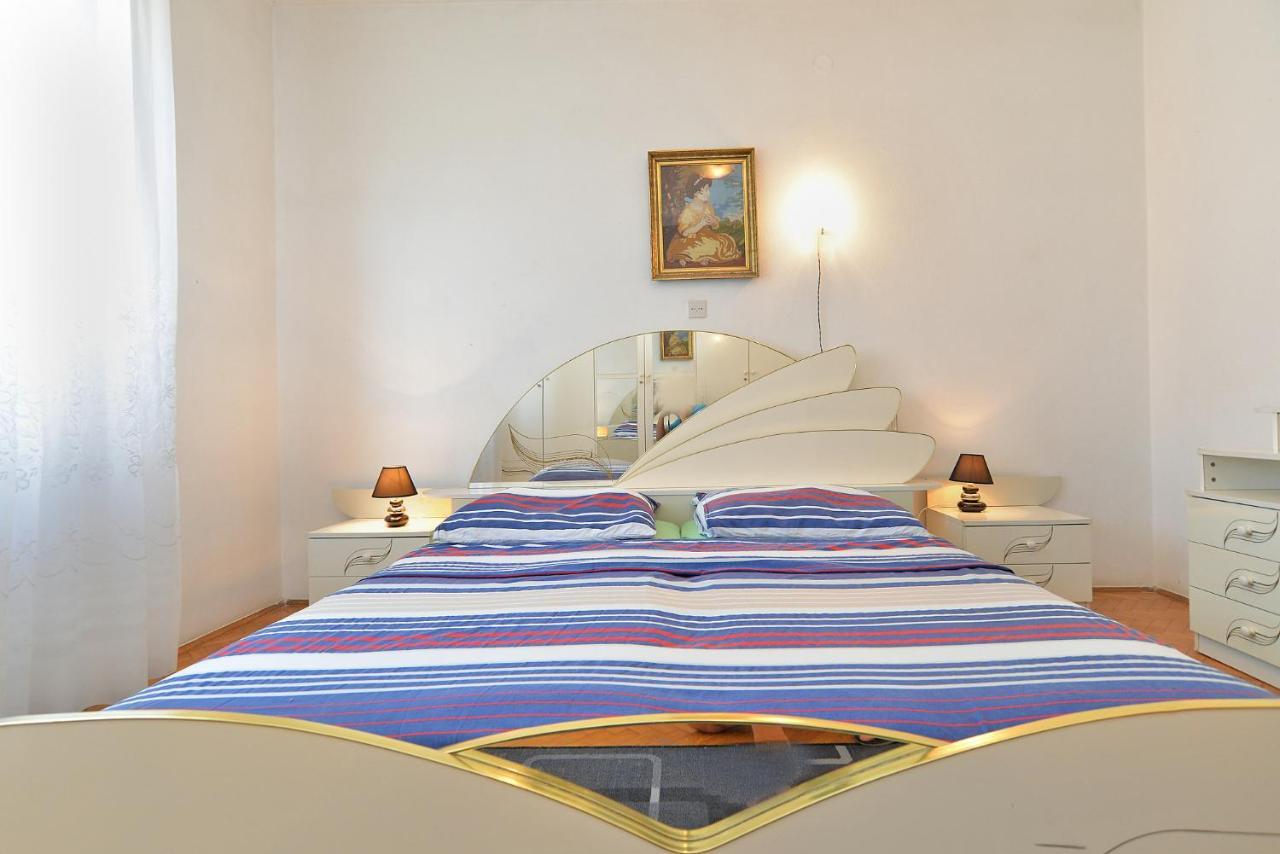 Ližnjan Apartments Gracijano 1724 מראה חיצוני תמונה